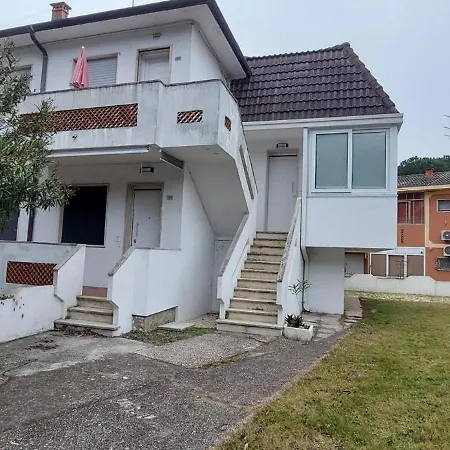 Renovated Duplex In Rosolina Розолина-Маре