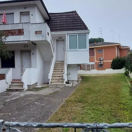 Renovated Duplex In Rosolina Розолина-Маре